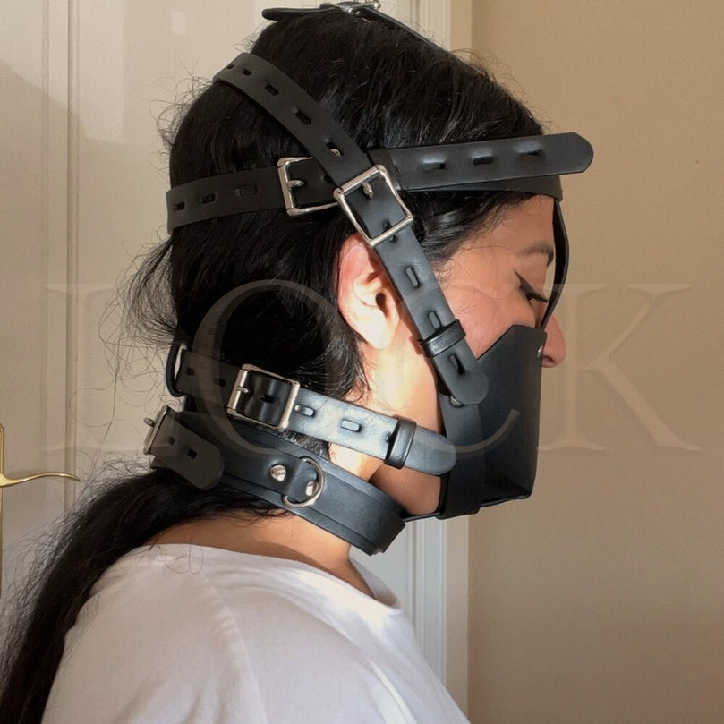 Black Leather Head Harness ® Le Château Bdsm
