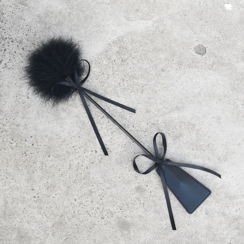 Soft BDSM Feather Tickler – Sensual Bondage Teasing Toy