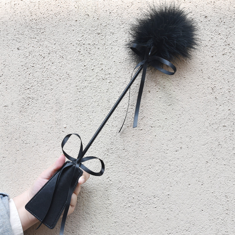 Soft BDSM Feather Tickler – Sensual Bondage Teasing Toy